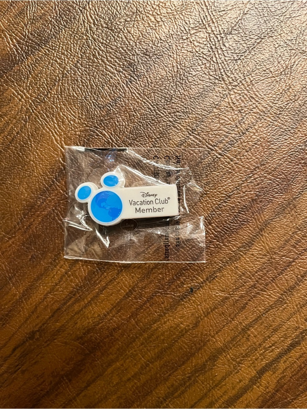 Disney Vacation Club Member Magic Band Slider - Blue & White